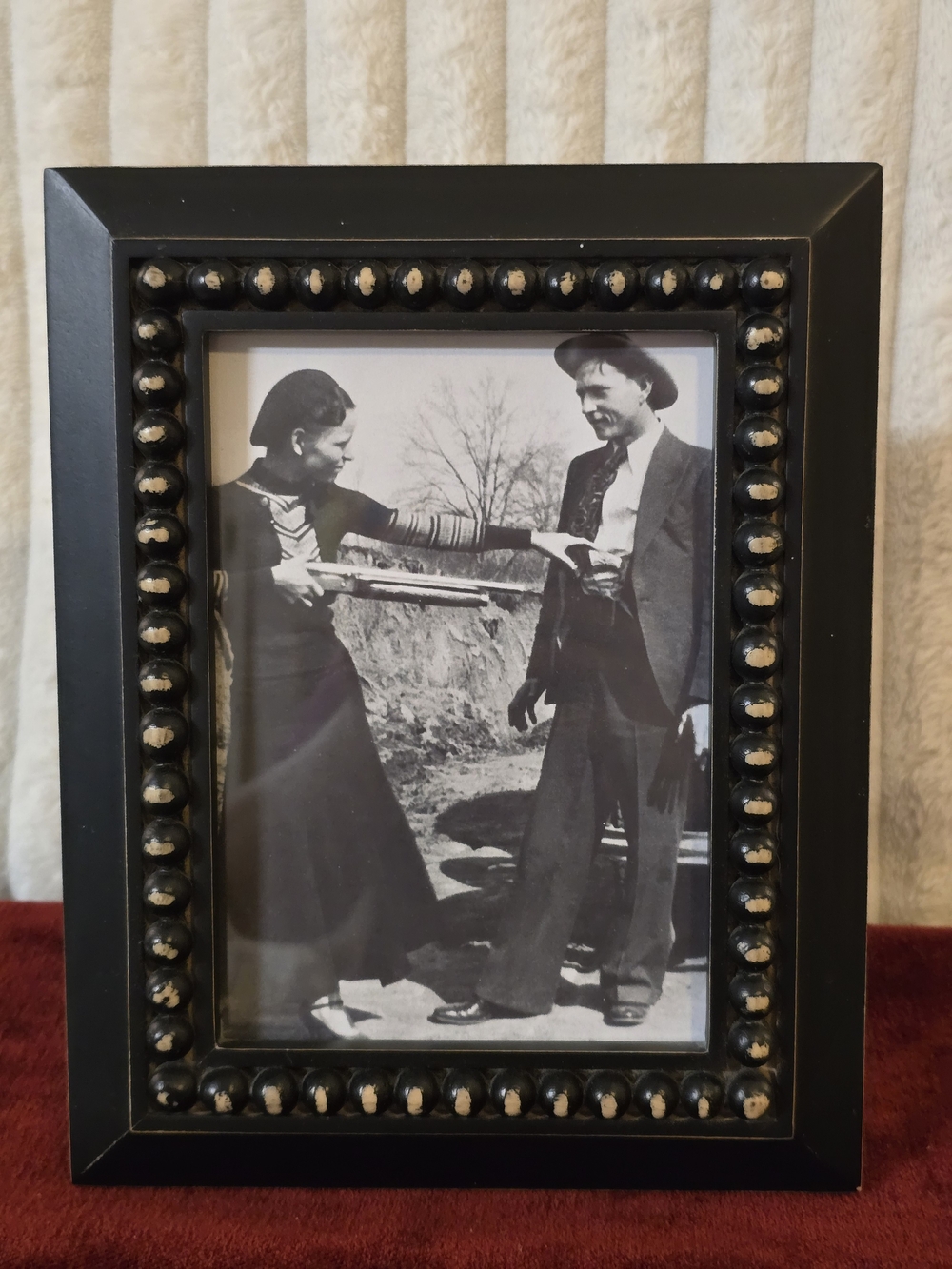 Framed Bonnie & Clyde Vintage B&W Print - Harbortown Black Beaded Wood 5x7 Frame